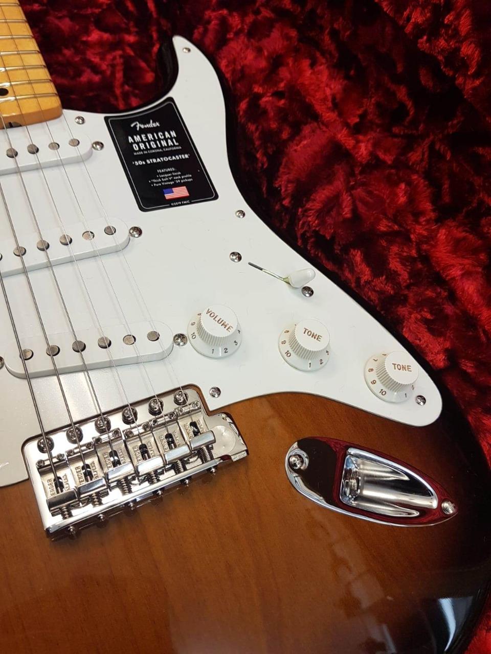 FENDER AMERICAN ORIGINAL '50S STRATOCASTER MN 2 COLOR SUNBURST