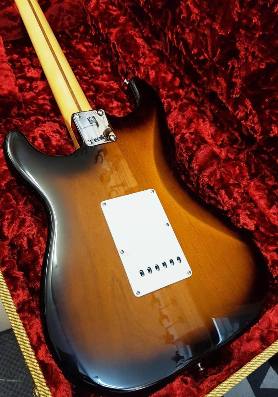 FENDER AMERICAN ORIGINAL '50S STRATOCASTER MN 2 COLOR SUNBURST