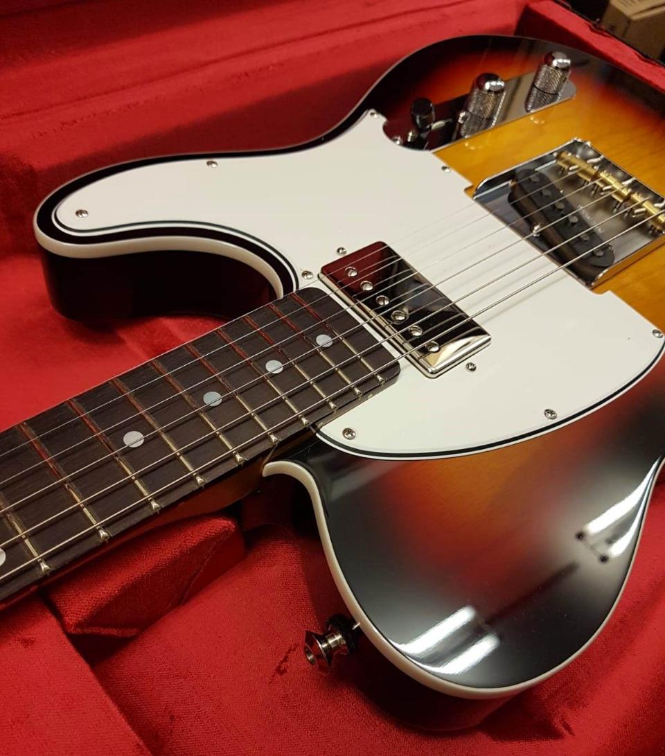 FENDER CUSTOM SHOP AMERICAN CUSTOM TELECASTER RW NOS BLEACHED 3-COLOR SUNBURST