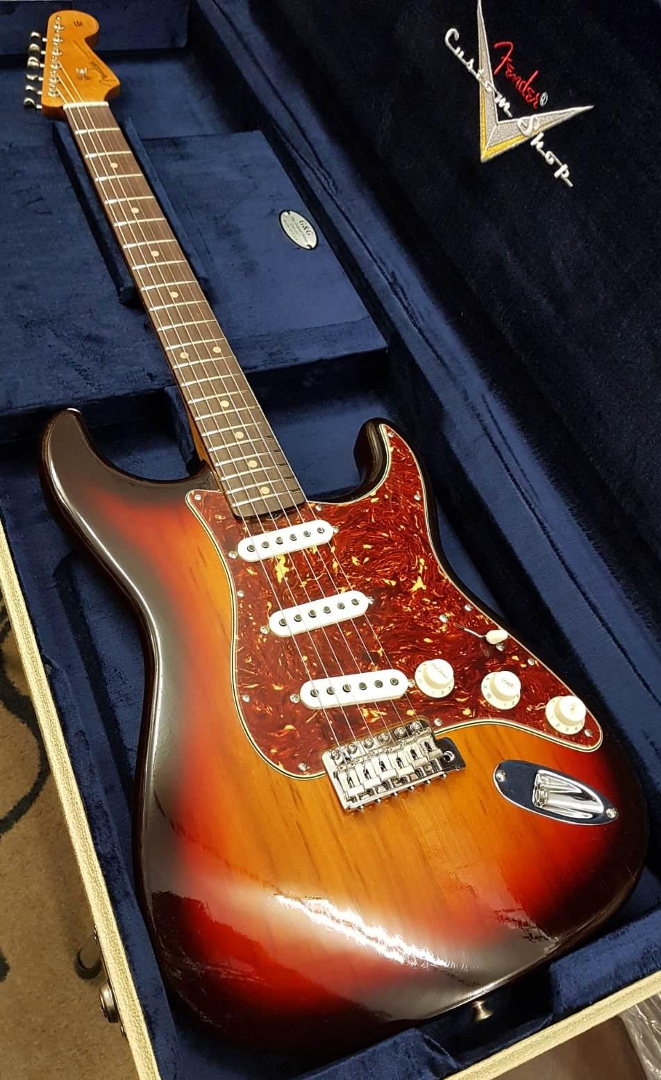 FENDER CUSTOM SHOP LIMITED EDITION ROASTED PINE STRATOCASTER DLX CLOSET CLASSIC CHOCOLATE SUNBURST