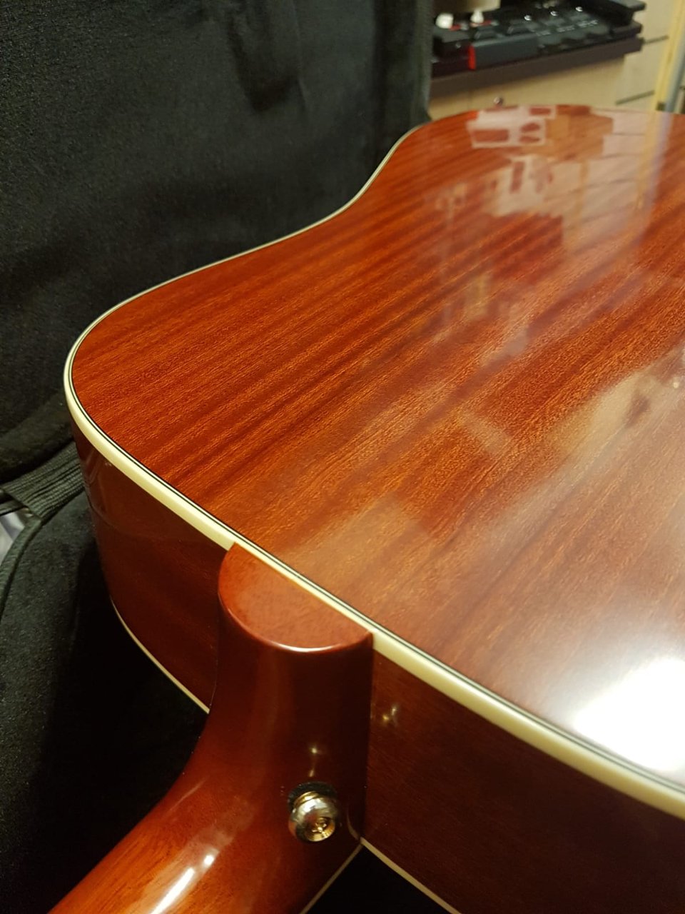 EPIPHONE MASTERBILT HUMMINGBIRD INSPIRED BY GIBSON  AGED CHERRY SUNBURST GLOSS