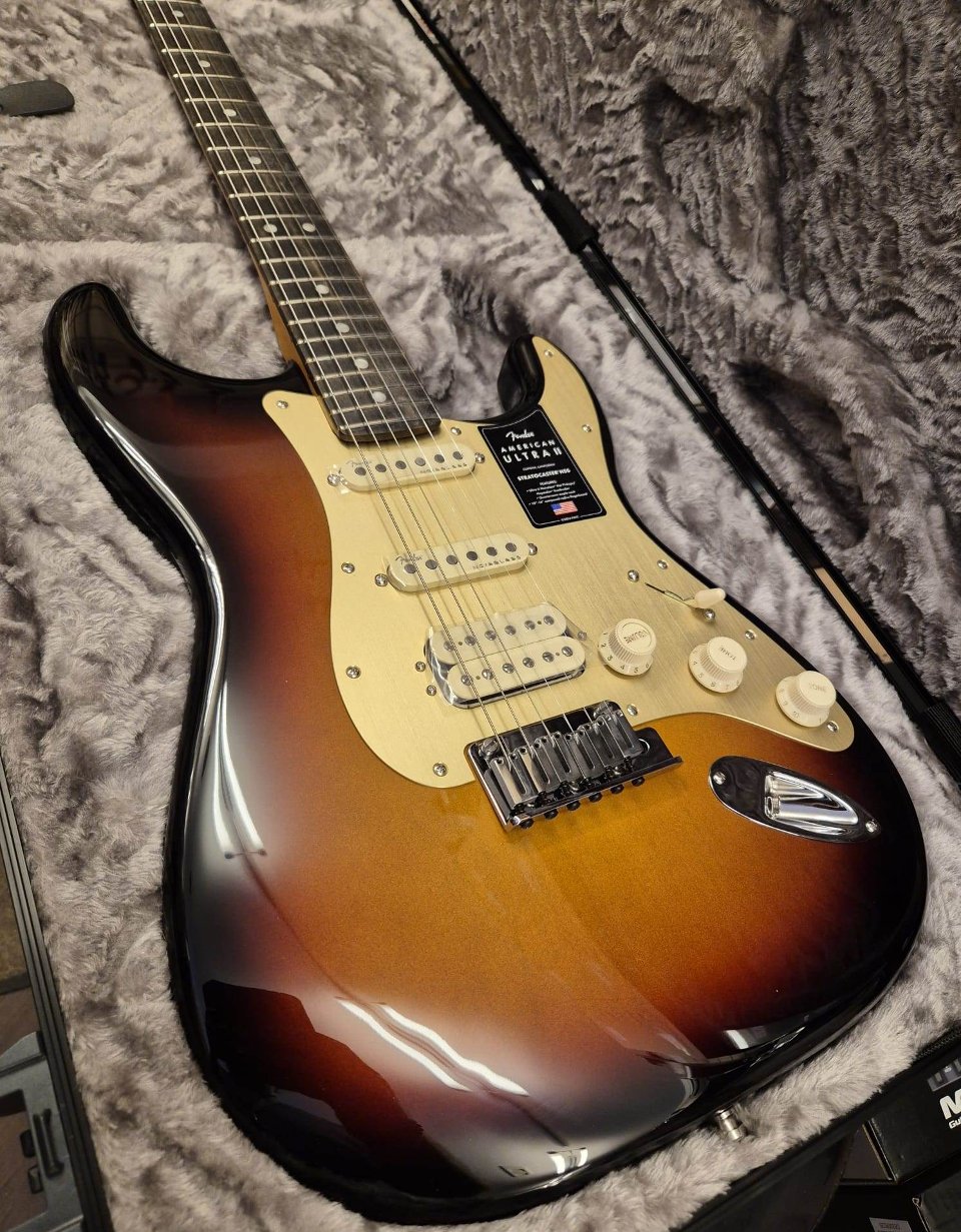 FENDER AMERICAN ULTRA II STRATOCASTER HSS ULTRABURST