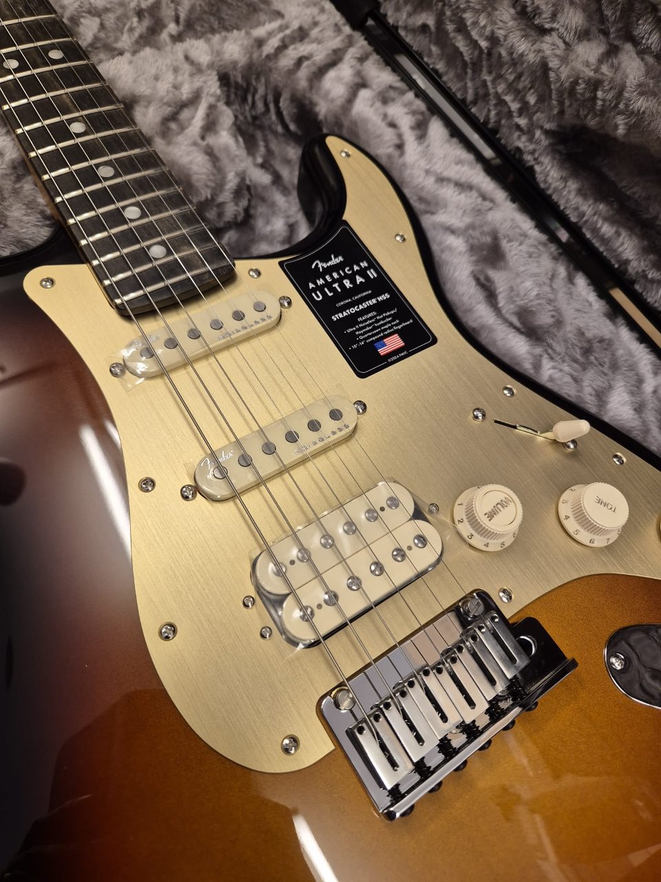 FENDER AMERICAN ULTRA II STRATOCASTER HSS ULTRABURST