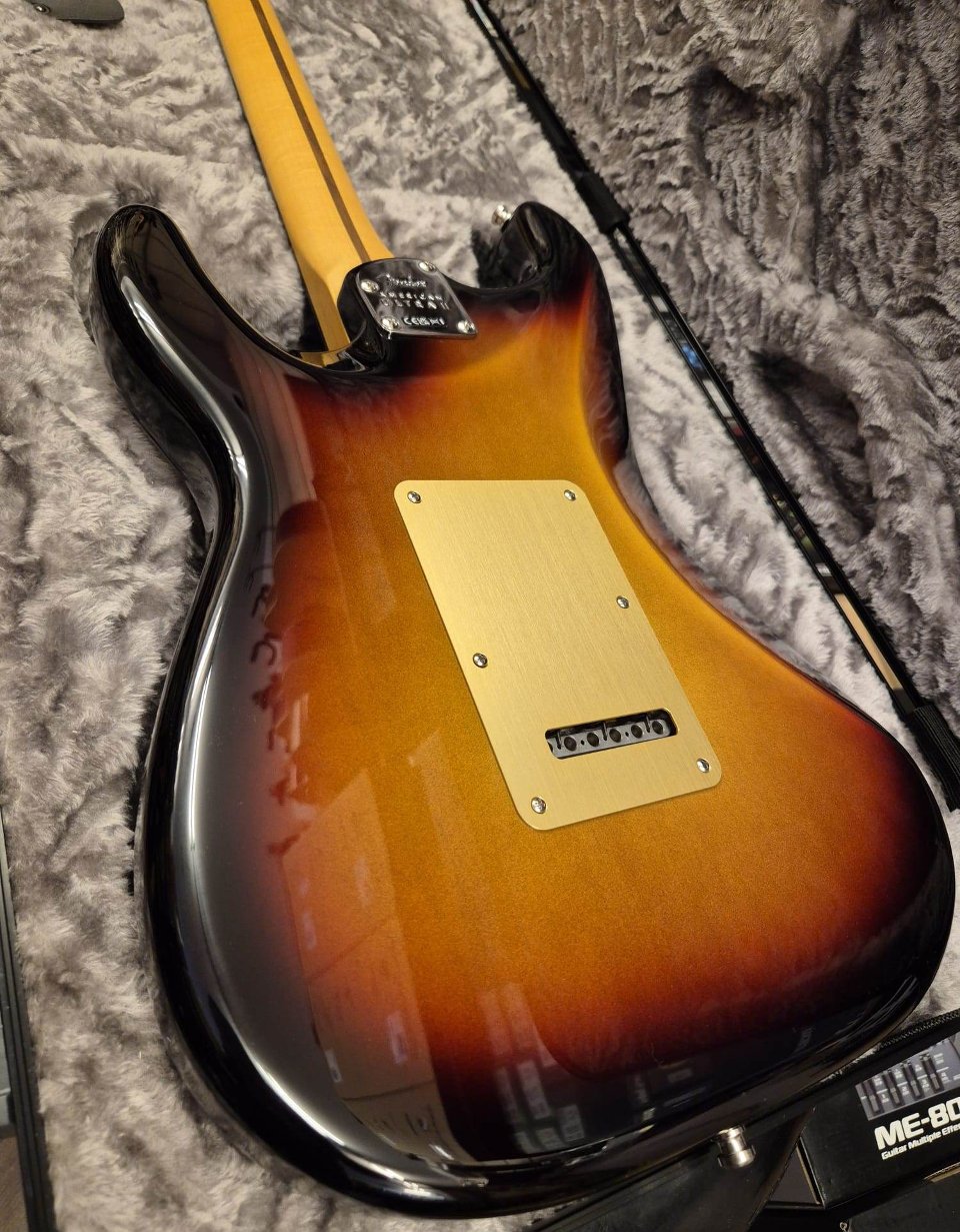 FENDER AMERICAN ULTRA II STRATOCASTER HSS ULTRABURST