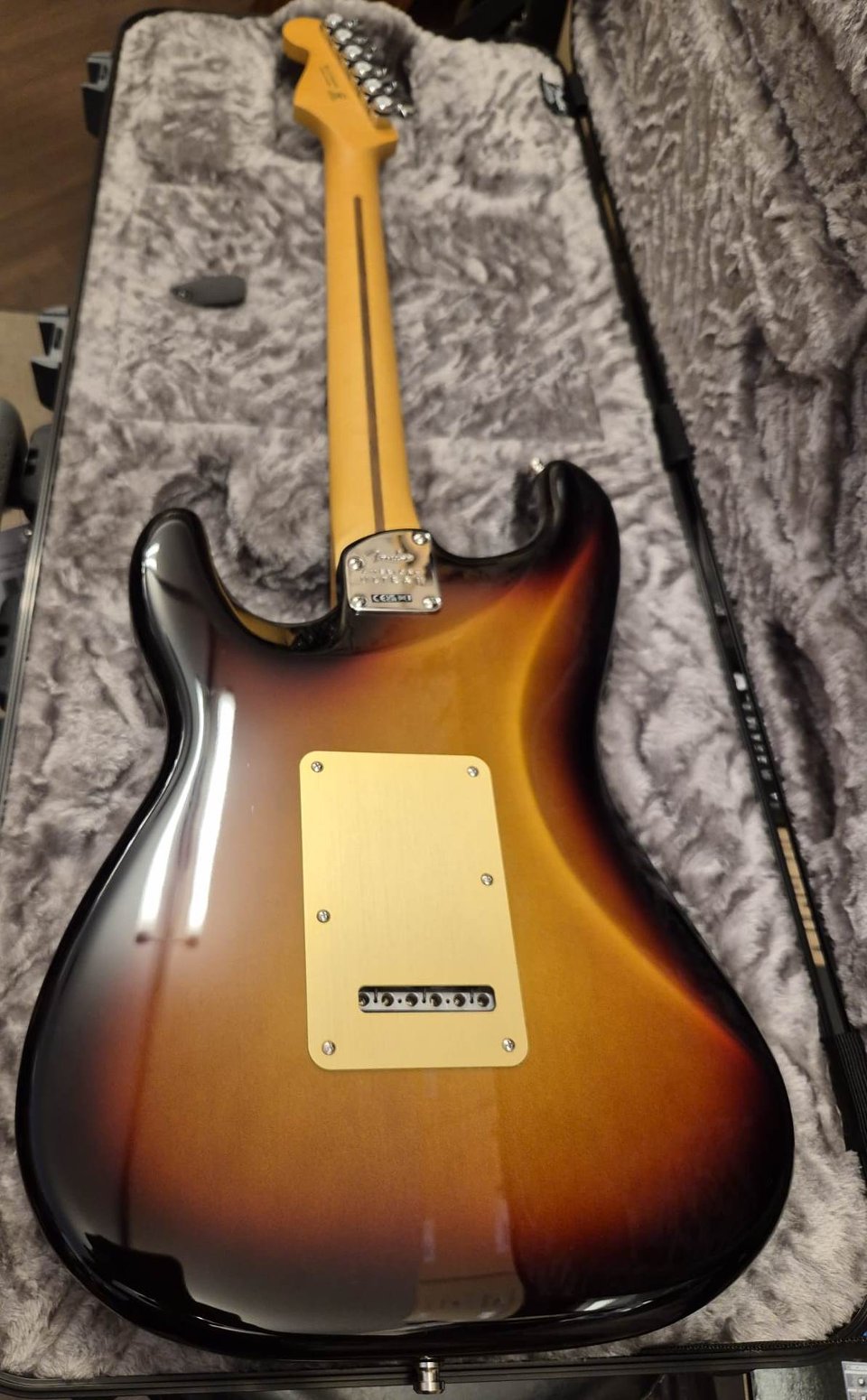 FENDER AMERICAN ULTRA II STRATOCASTER HSS ULTRABURST