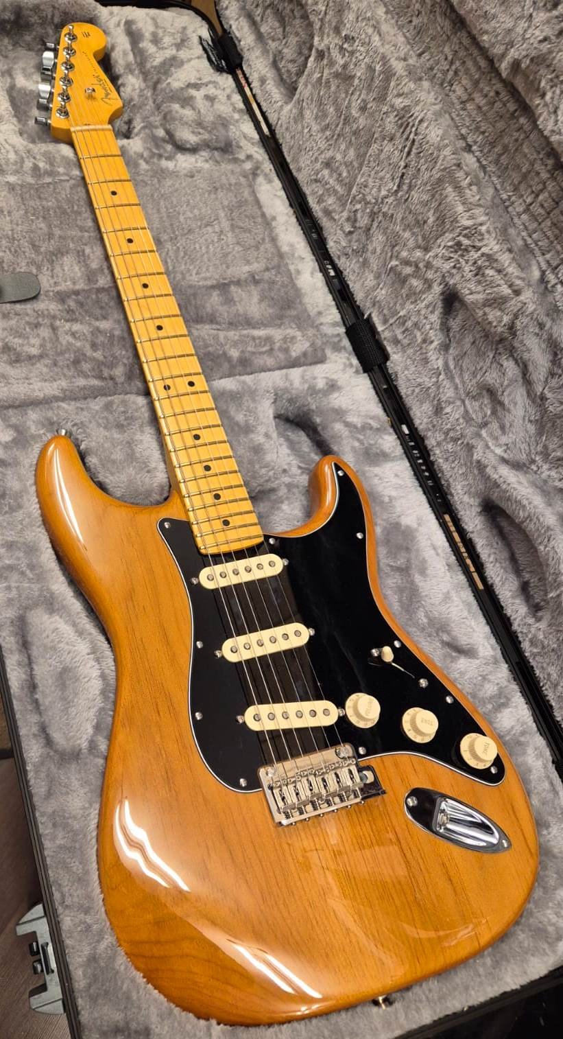 FENDER AMERICAN PROFESSIONAL II STRATOCASTER MN ROASTED PINE