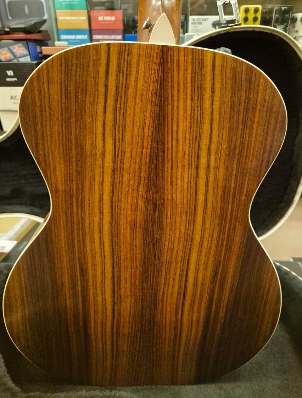 TAYLOR 214E CON CUSTODIA RIGIDA NUOVA