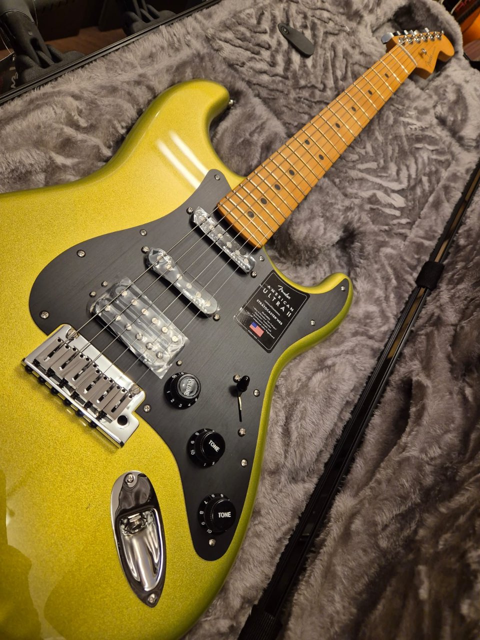 FENDER AMERICAN ULTRA II STRATOCASTER MN HSS SOLAR FLARE