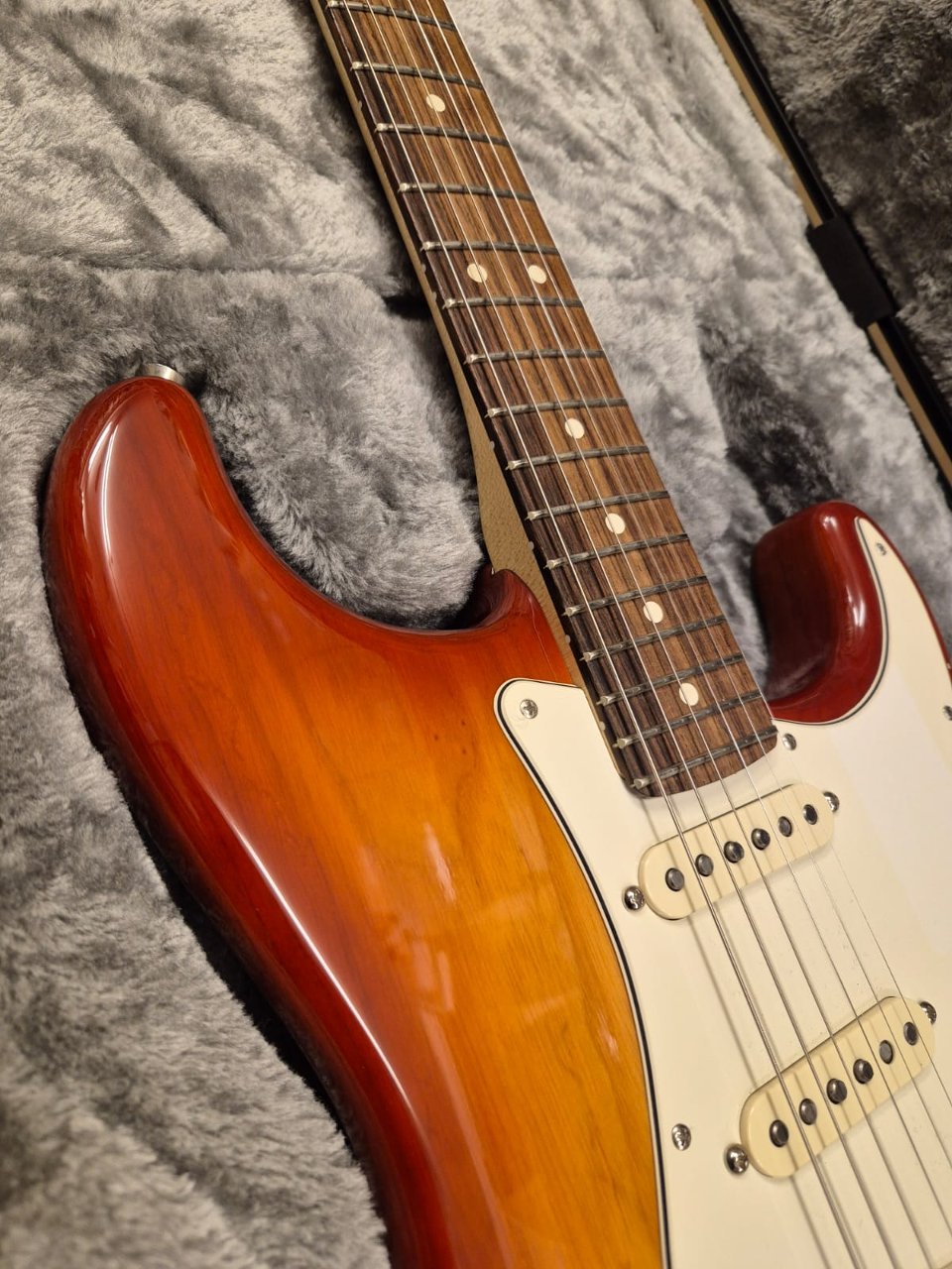 FENDER AMERICAN PROFESSIONAL STRATOCASTER RW SIENNA SUNBURST