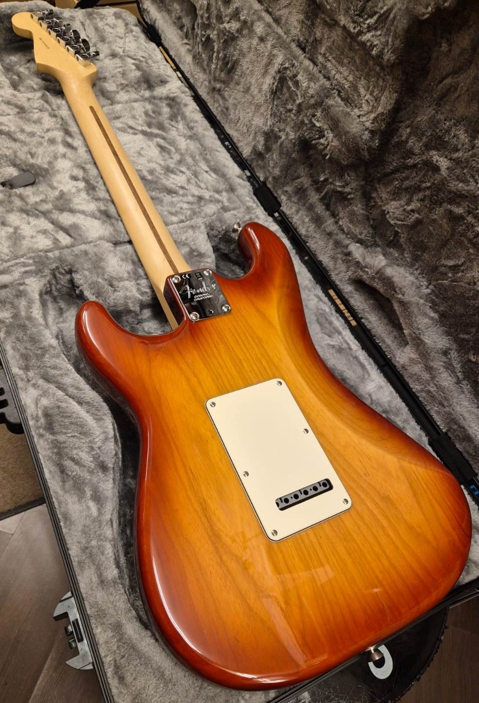 FENDER AMERICAN PROFESSIONAL STRATOCASTER RW SIENNA SUNBURST