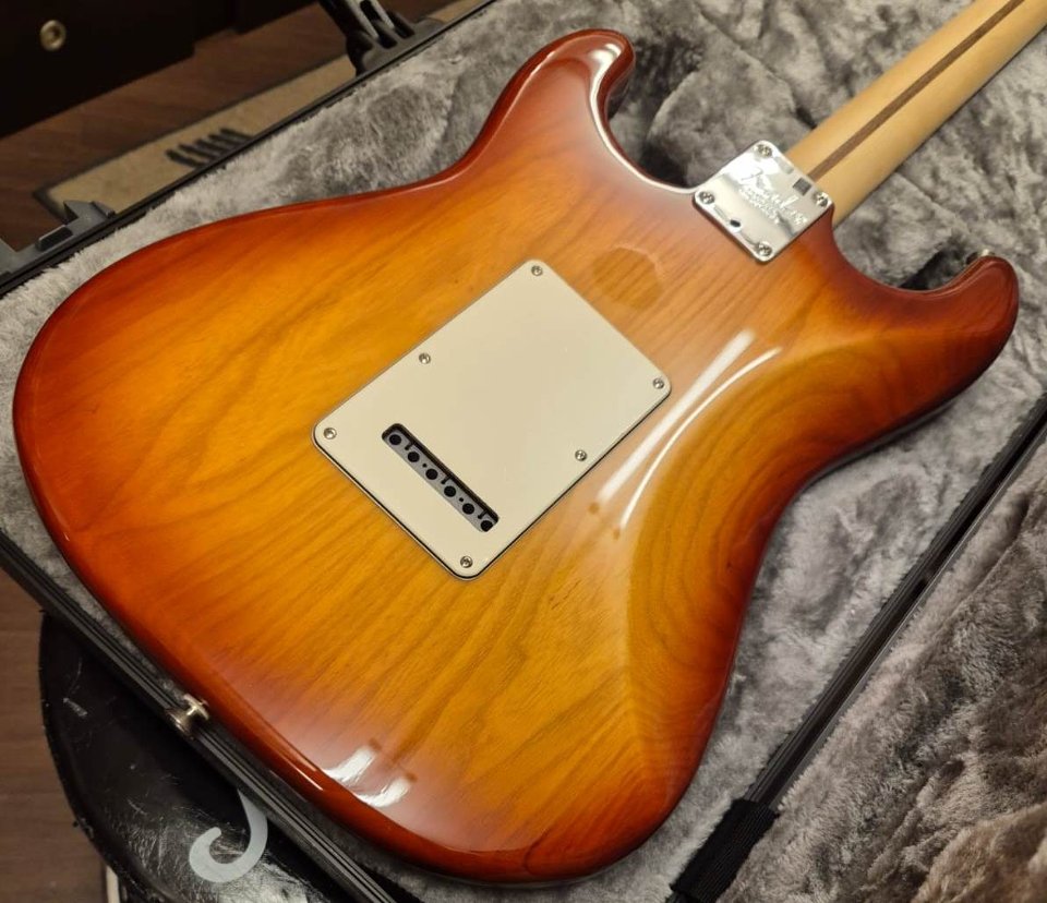 FENDER AMERICAN PROFESSIONAL STRATOCASTER RW SIENNA SUNBURST