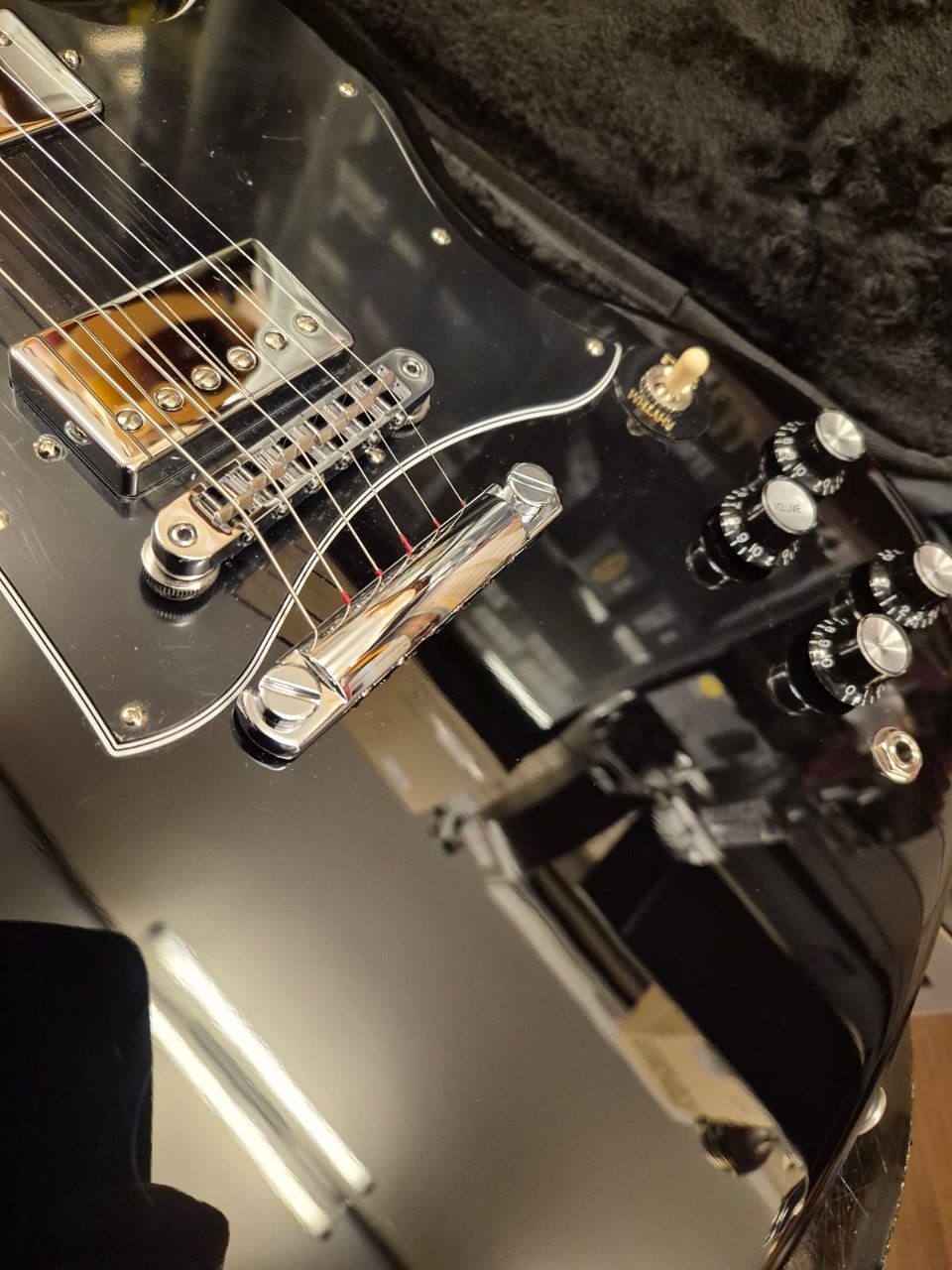 GIBSON SG STANDARD EBONY 2024 (2 mesi di vita)