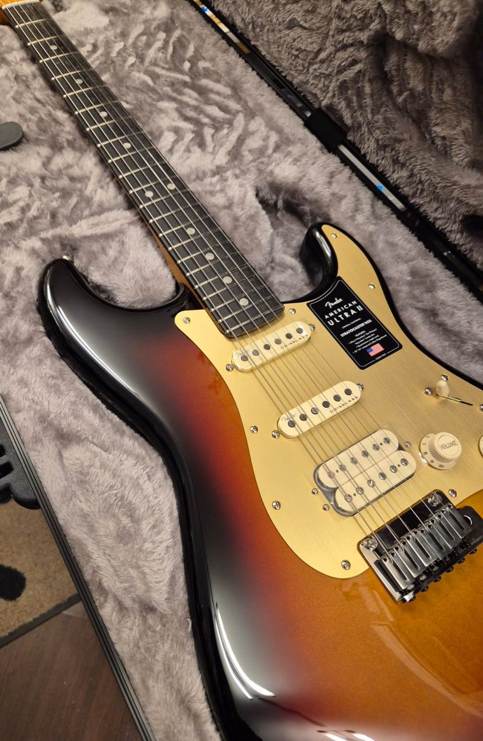 FENDER AMERICAN ULTRA II STRATOCASTER HSS ULTRABURST