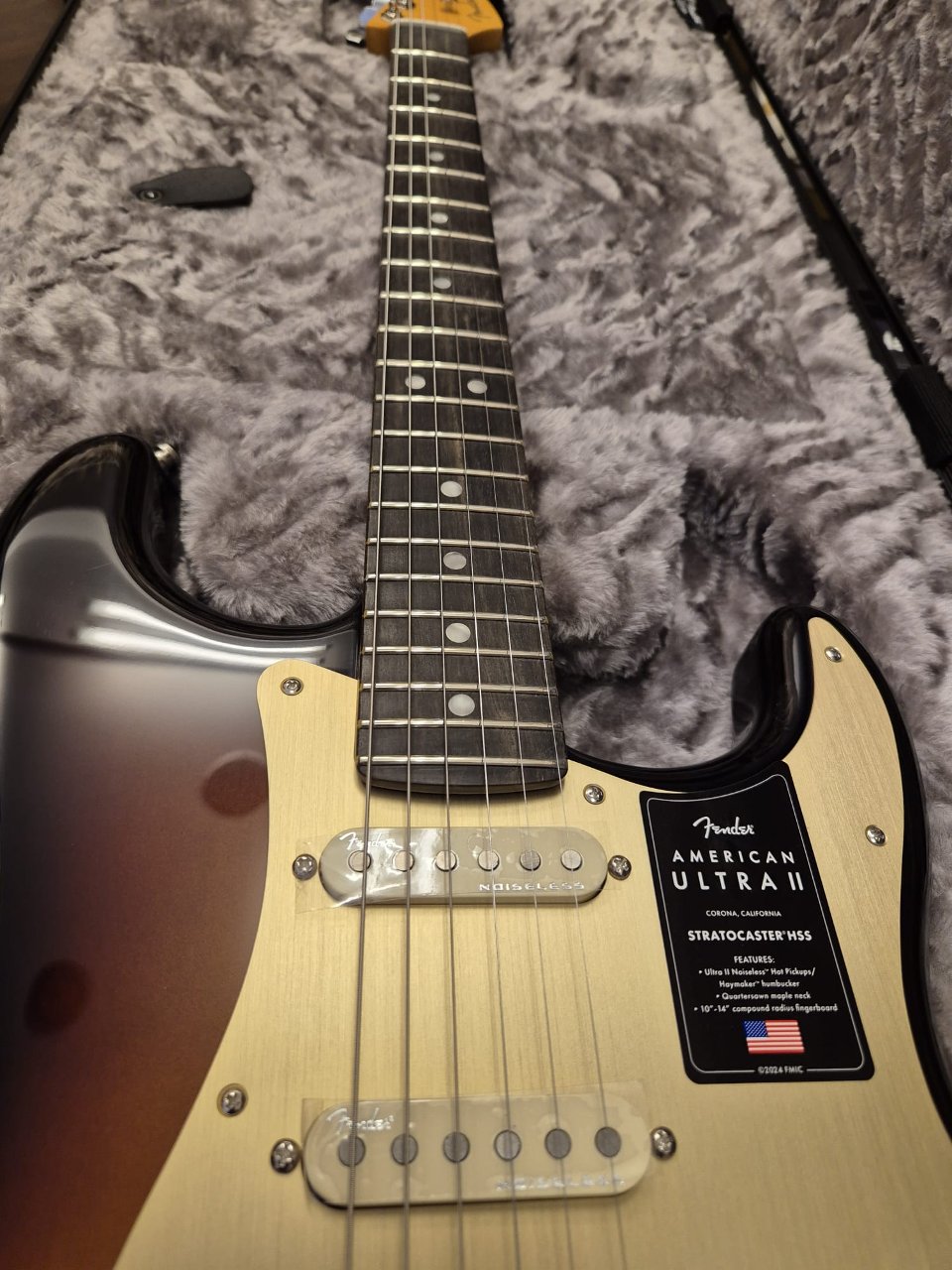 FENDER AMERICAN ULTRA II STRATOCASTER HSS ULTRABURST