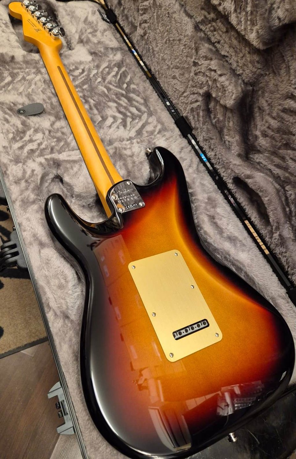 FENDER AMERICAN ULTRA II STRATOCASTER HSS ULTRABURST