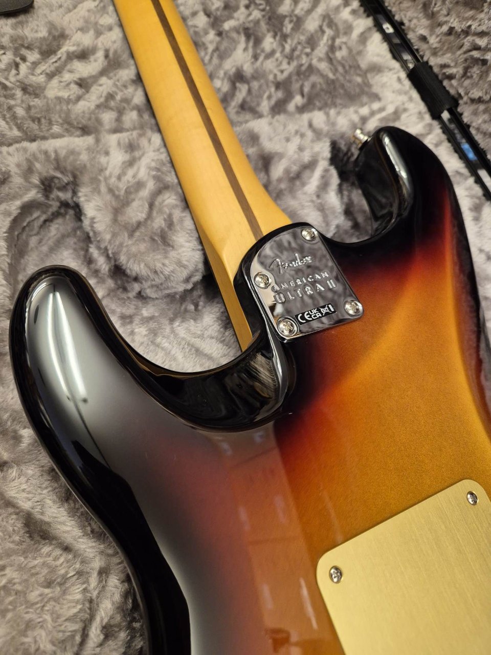 FENDER AMERICAN ULTRA II STRATOCASTER HSS ULTRABURST