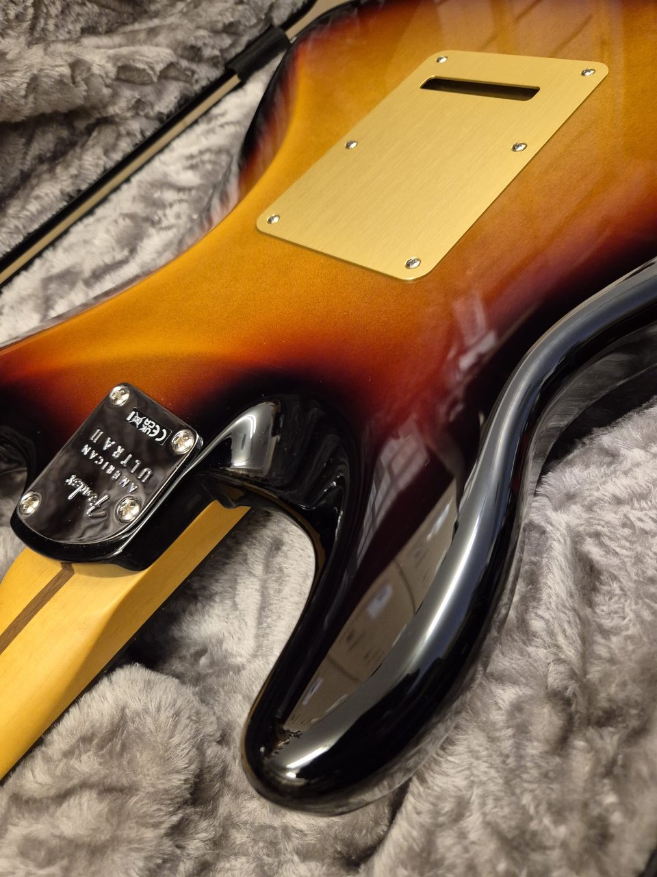 FENDER AMERICAN ULTRA II STRATOCASTER HSS ULTRABURST