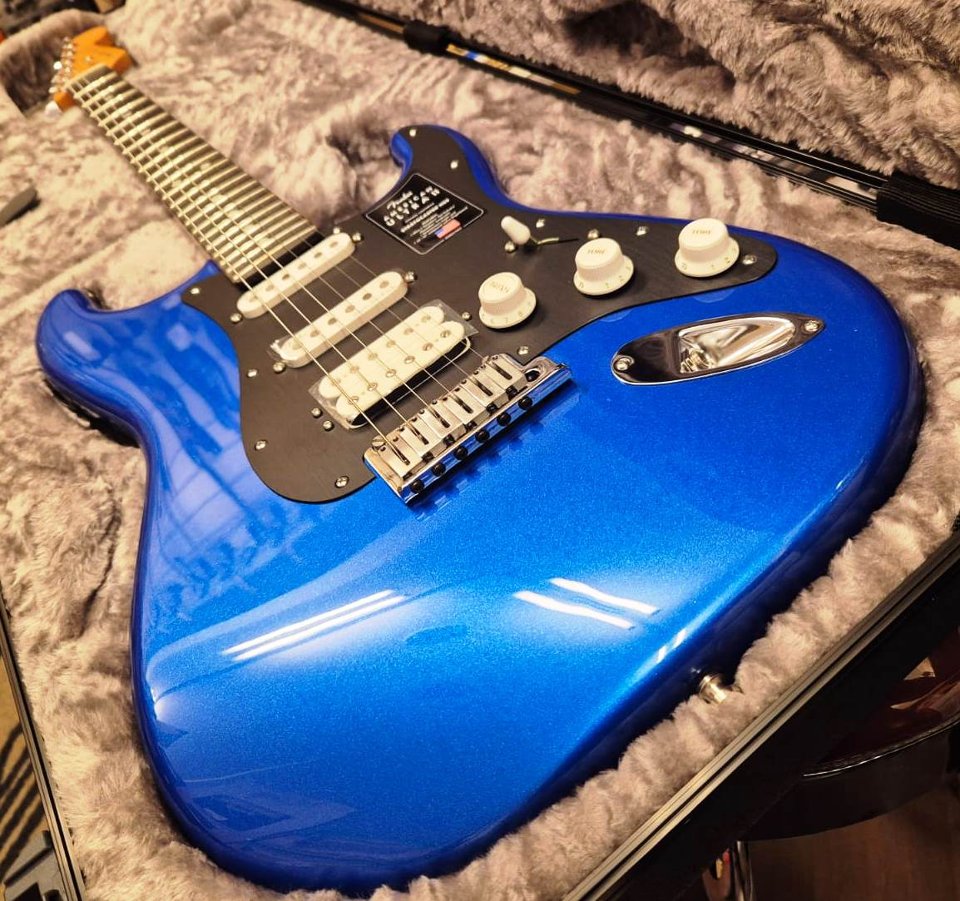 FENDER AMERICAN ULTRA II STRATOCASTER EB HSS NOBLE BLUE