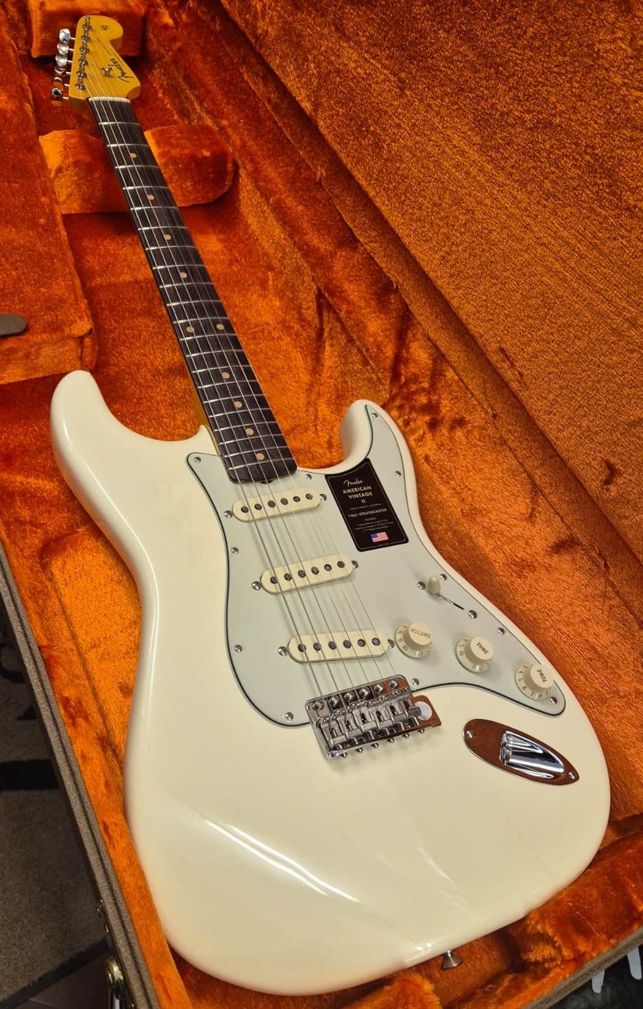 FENDER AMERICAN VINTAGE II 1961 STRATOCASTER OLYMPIC WHITE