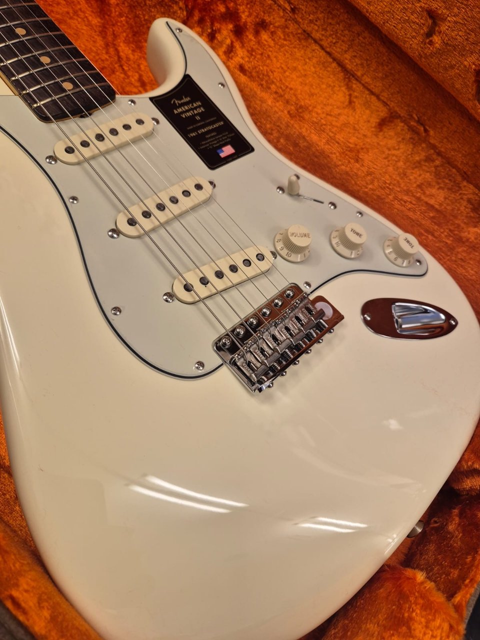 FENDER AMERICAN VINTAGE II 1961 STRATOCASTER OLYMPIC WHITE