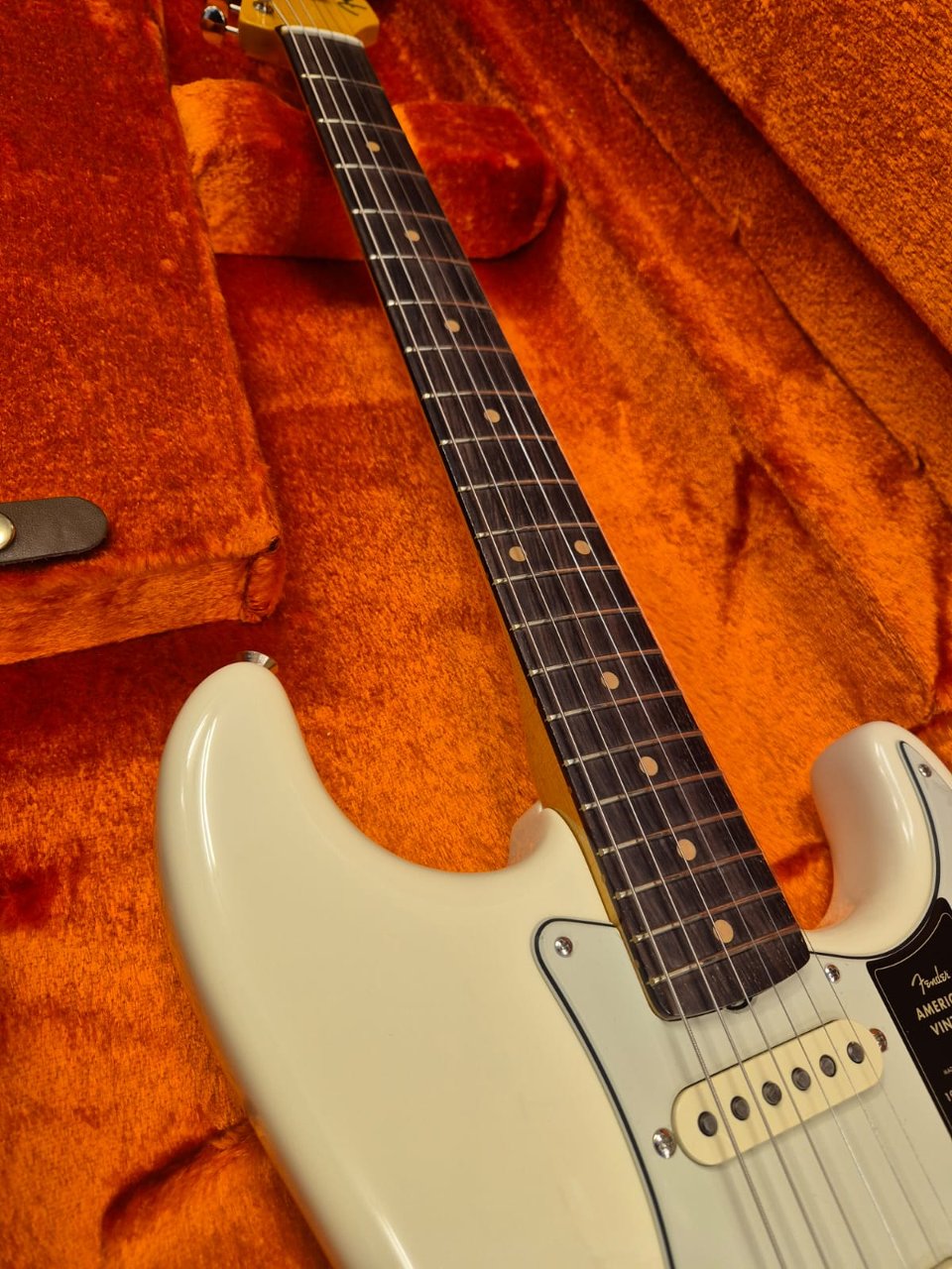 FENDER AMERICAN VINTAGE II 1961 STRATOCASTER OLYMPIC WHITE