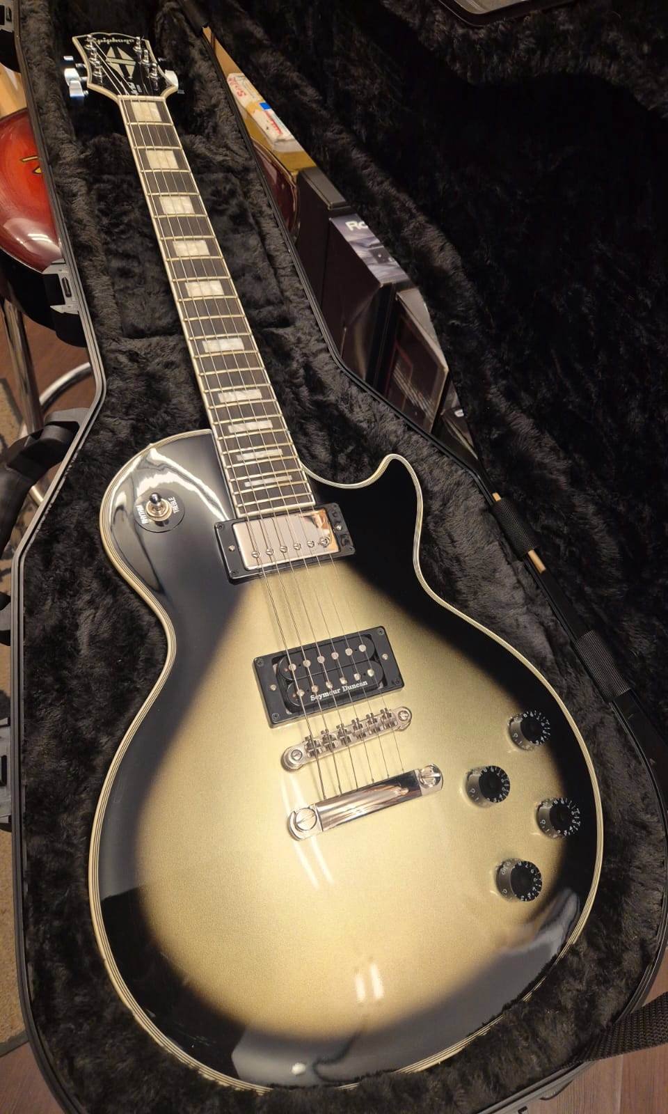 EPIPHONE ADAM JONES LES PAUL CUSTOM ART COLLECTION JULIE HEFFERNAN'S