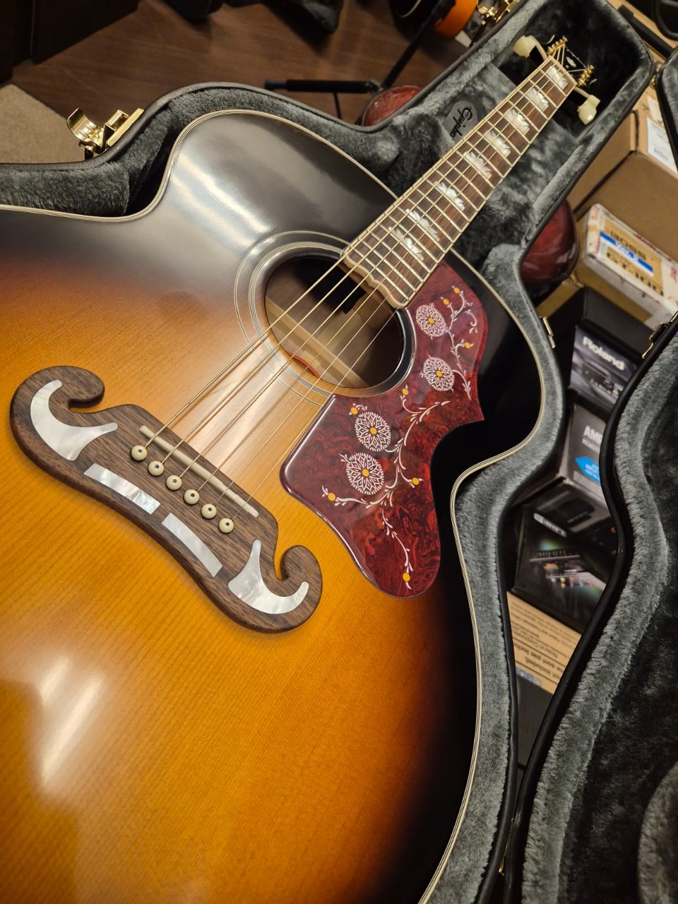 EPIPHONE INSPIRED BY GIBSON J200 CON ASTUCCIO ORIGINALE