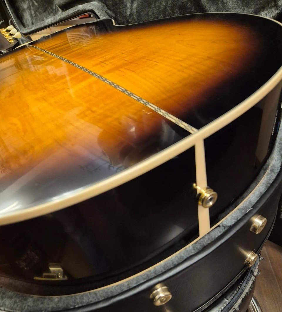 EPIPHONE INSPIRED BY GIBSON J200 CON ASTUCCIO ORIGINALE