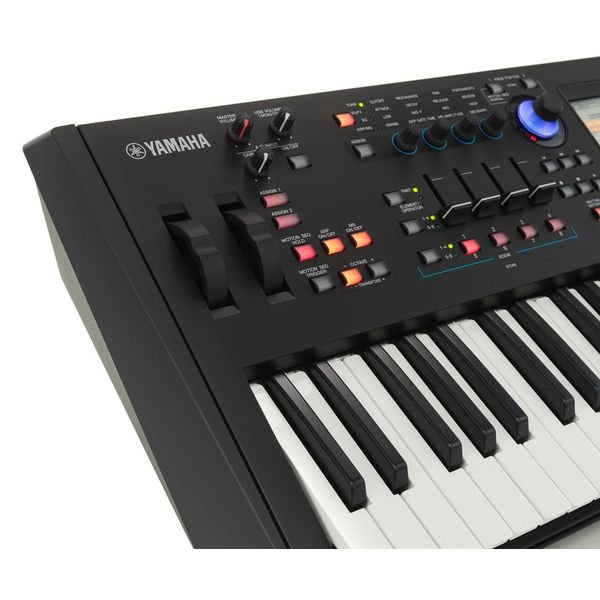 YAMAHA MODX6+