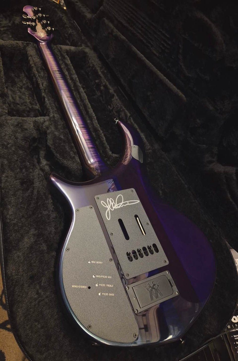 Music Man Majesty Crystal Amethyst Limited Edition 2023 N.46/125 Petrucci Signature Flame Maple Top