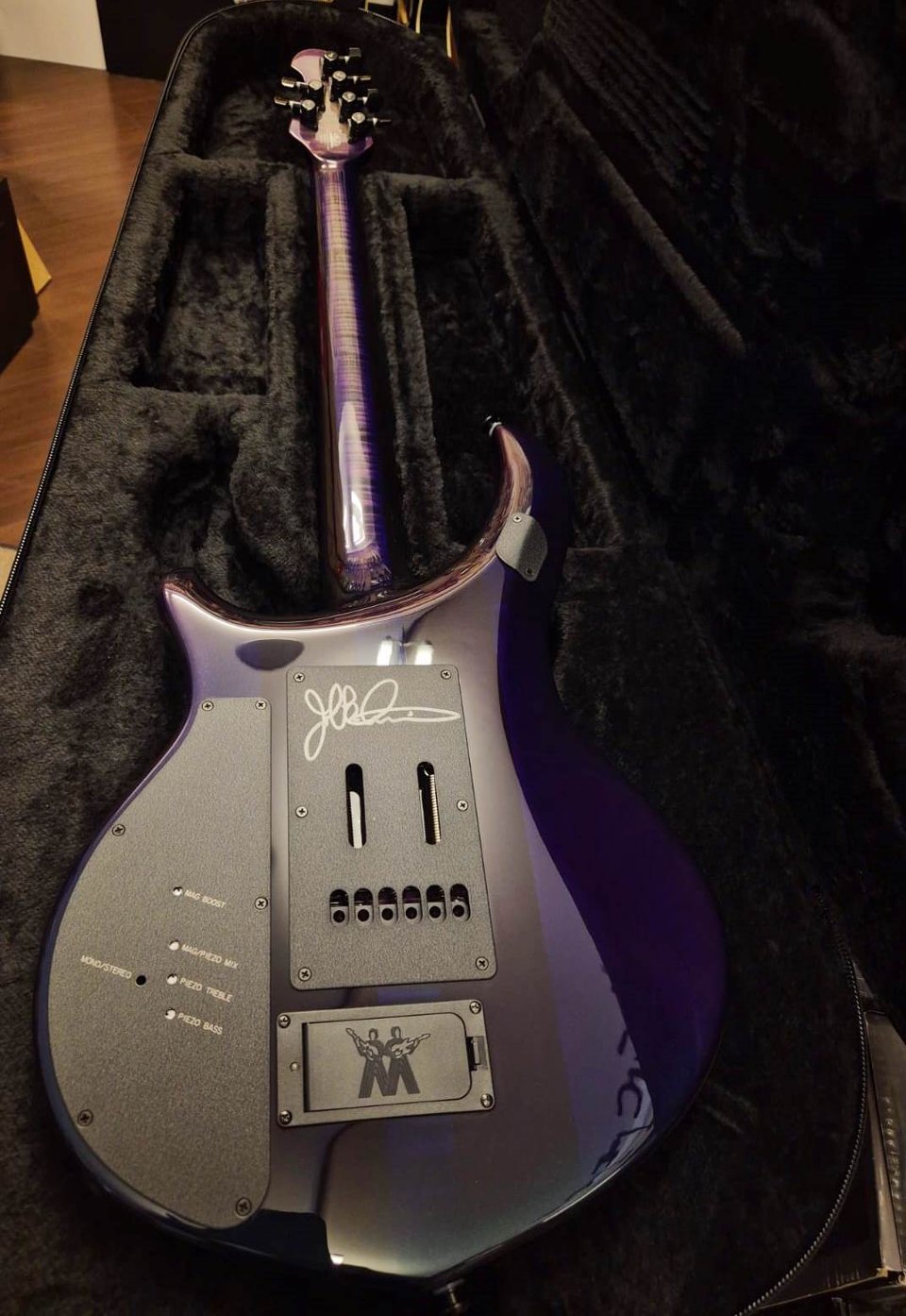 Music Man Majesty Crystal Amethyst Limited Edition 2023 N.46/125 Petrucci Signature Flame Maple Top