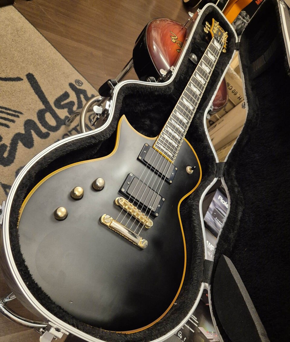 ESP LTD EC1000 LH VINTAGE BLACK LEFT HANDED CON CUSTODIA RIGIDA