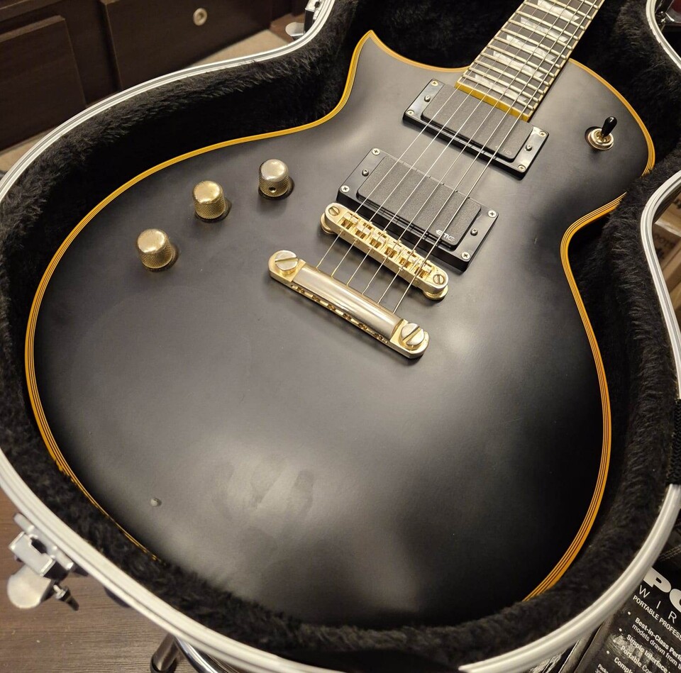 ESP LTD EC1000 LH VINTAGE BLACK LEFT HANDED CON CUSTODIA RIGIDA
