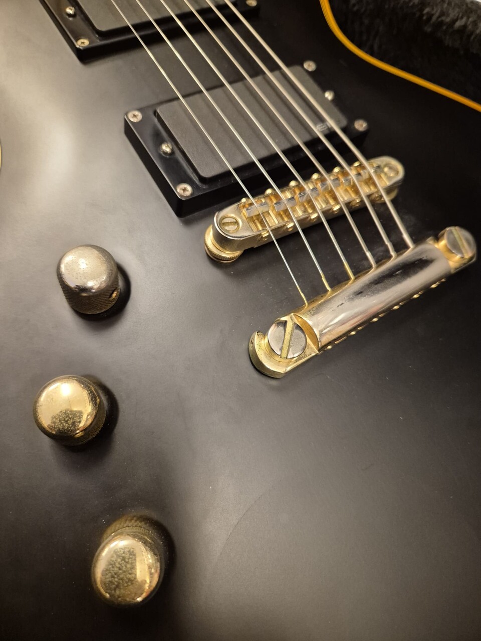 ESP LTD EC1000 LH VINTAGE BLACK LEFT HANDED CON CUSTODIA RIGIDA