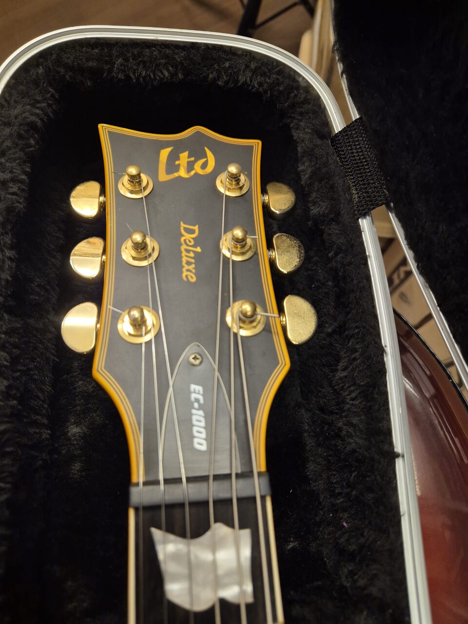 ESP LTD EC1000 LH VINTAGE BLACK LEFT HANDED CON CUSTODIA RIGIDA