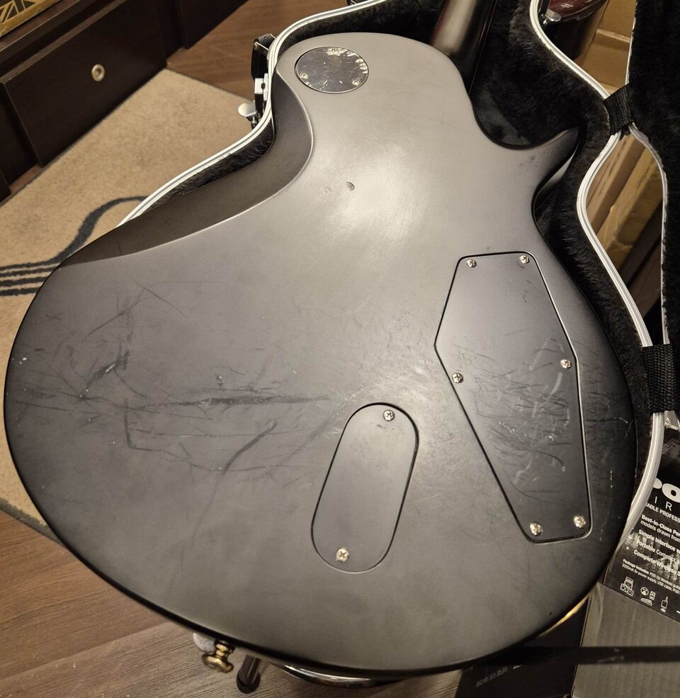 ESP LTD EC1000 LH VINTAGE BLACK LEFT HANDED CON CUSTODIA RIGIDA