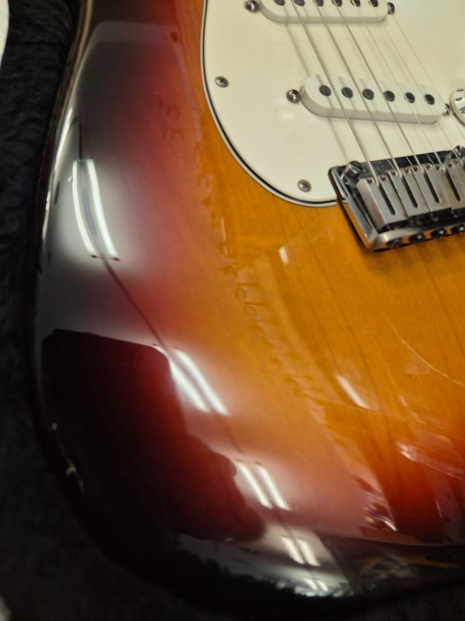FENDER AMERICAN STANDARD STRATOCASTER SUNBURST 1998