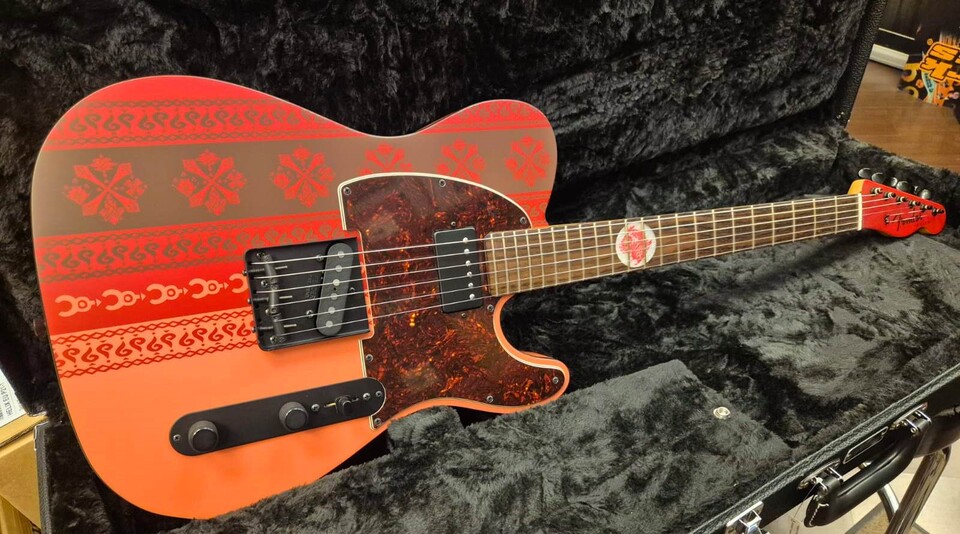 FENDER MONSTER HUNTER TELECASTER MJ RW RATHALOS RED LIMITED EDITION