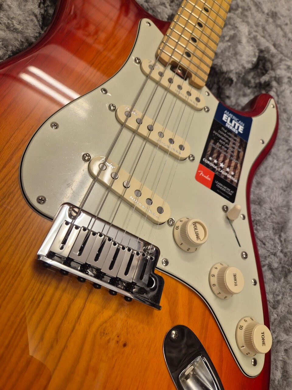 FENDER AMERICAN ELITE STRATOCASTER MN AGED CHERRY BURST