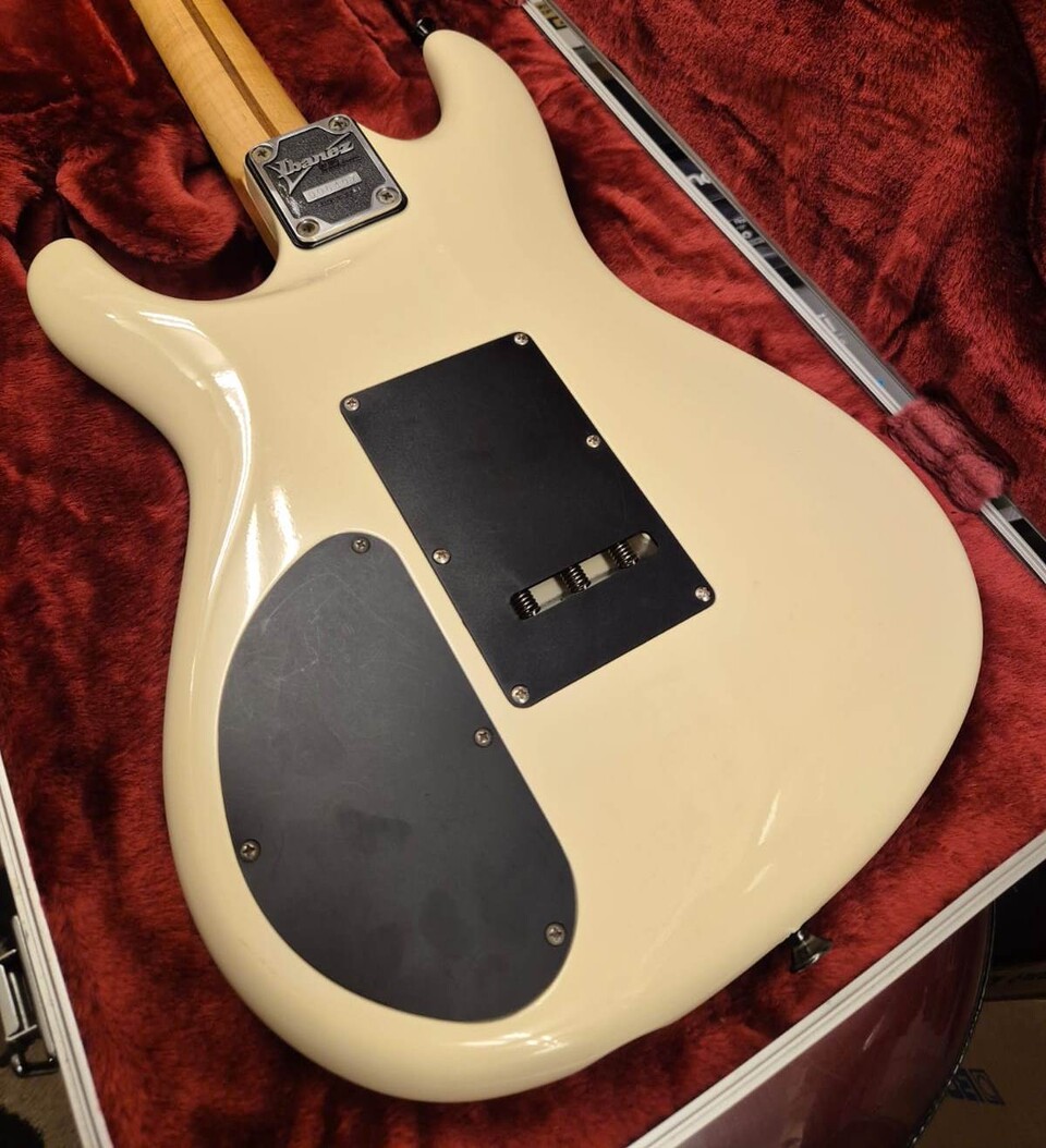 IBANEZ JS1000 WHITE JOE SATRIANI SIGNATURE