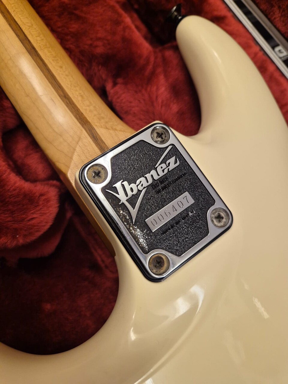 IBANEZ JS1000 WHITE JOE SATRIANI SIGNATURE