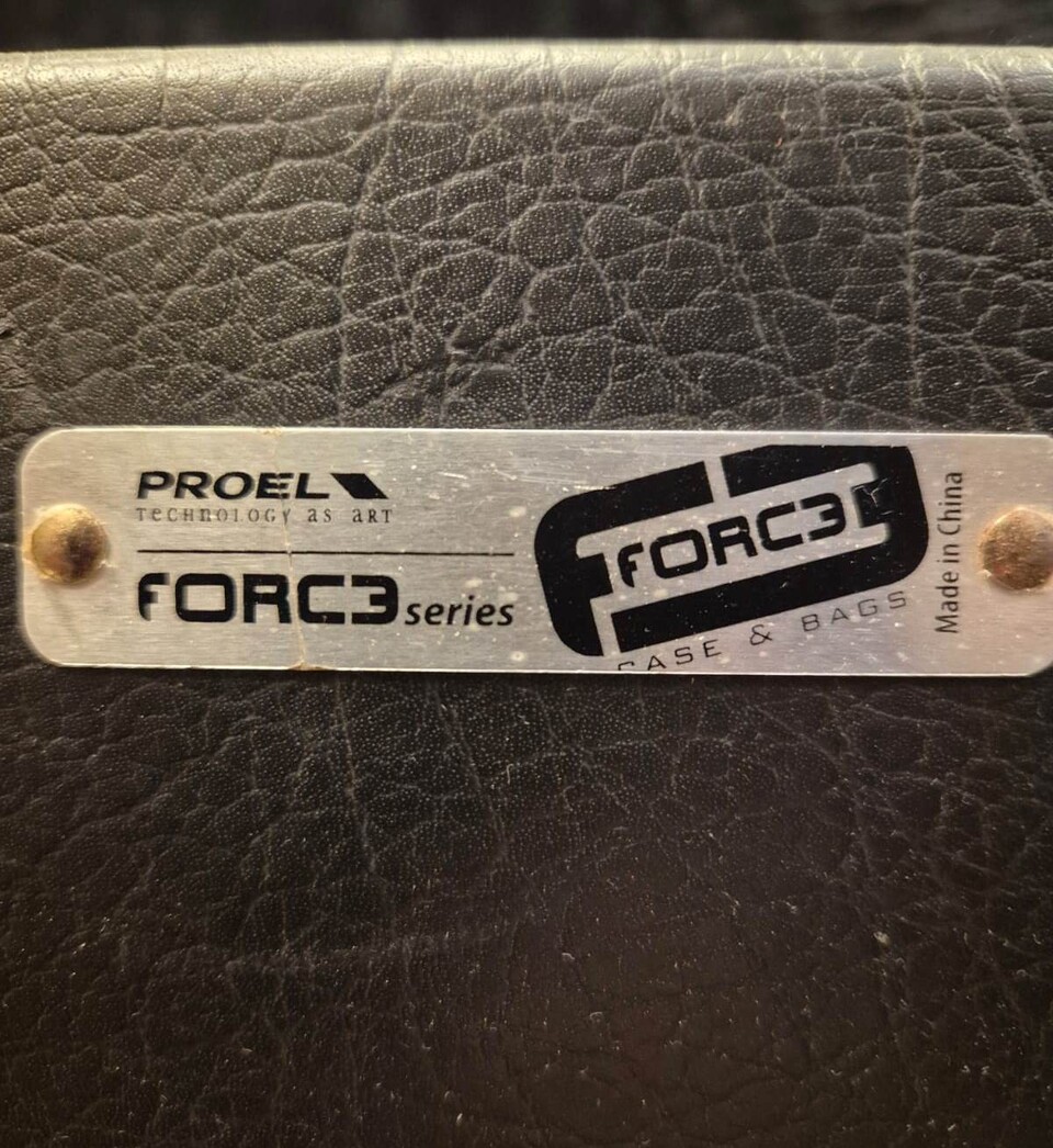 HARLEY BENTON CLD41SE CON CUSTODIA RIGIDA