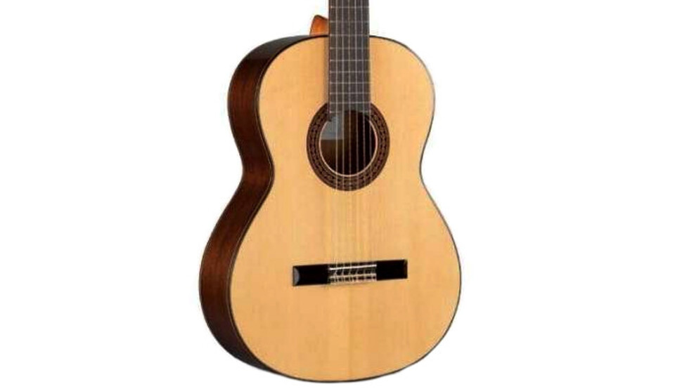 ALHAMBRA 3CA CON GIG BAG