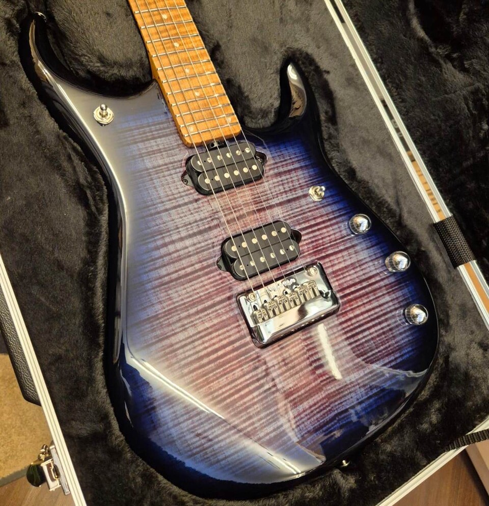 MUSIC MAN JP15 JOHN PETRUCCI SIGNATURE FLAME TOP PURPLE NEBULA