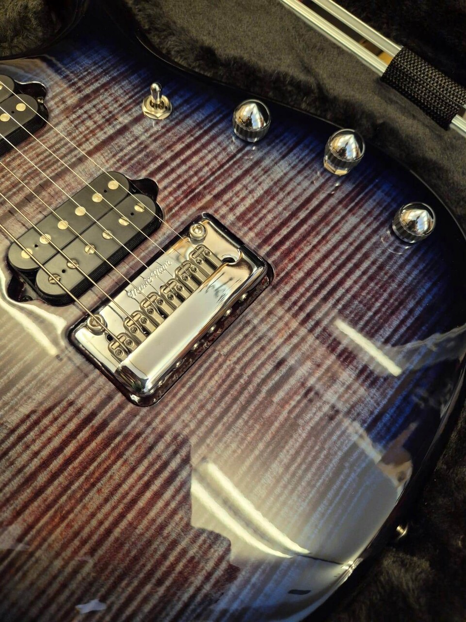 MUSIC MAN JP15 JOHN PETRUCCI SIGNATURE FLAME TOP PURPLE NEBULA