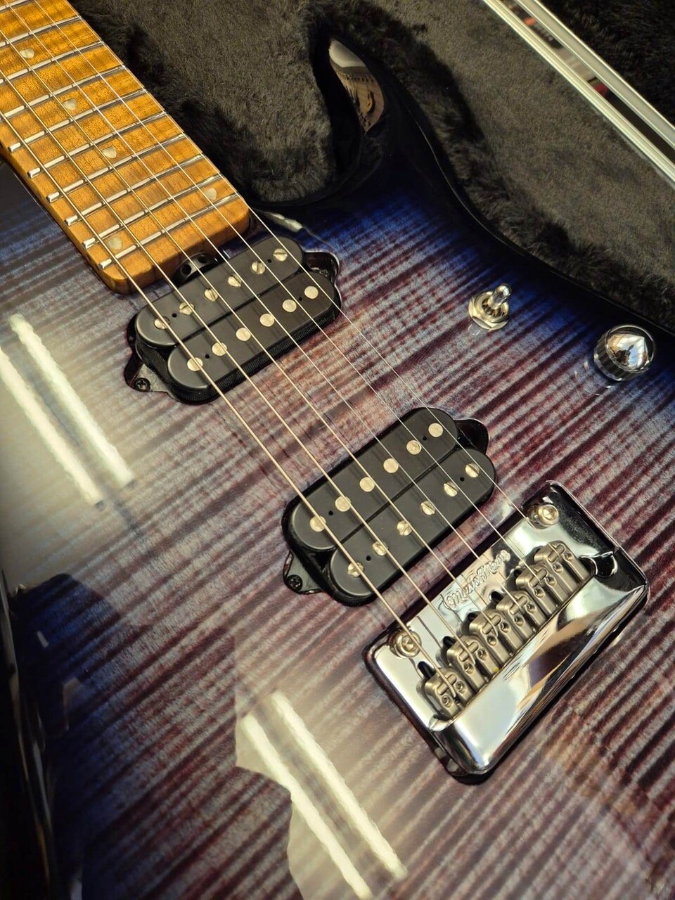 MUSIC MAN JP15 JOHN PETRUCCI SIGNATURE FLAME TOP PURPLE NEBULA