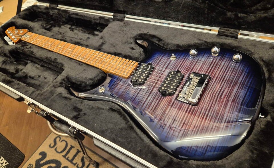 MUSIC MAN JP15 JOHN PETRUCCI SIGNATURE FLAME TOP PURPLE NEBULA