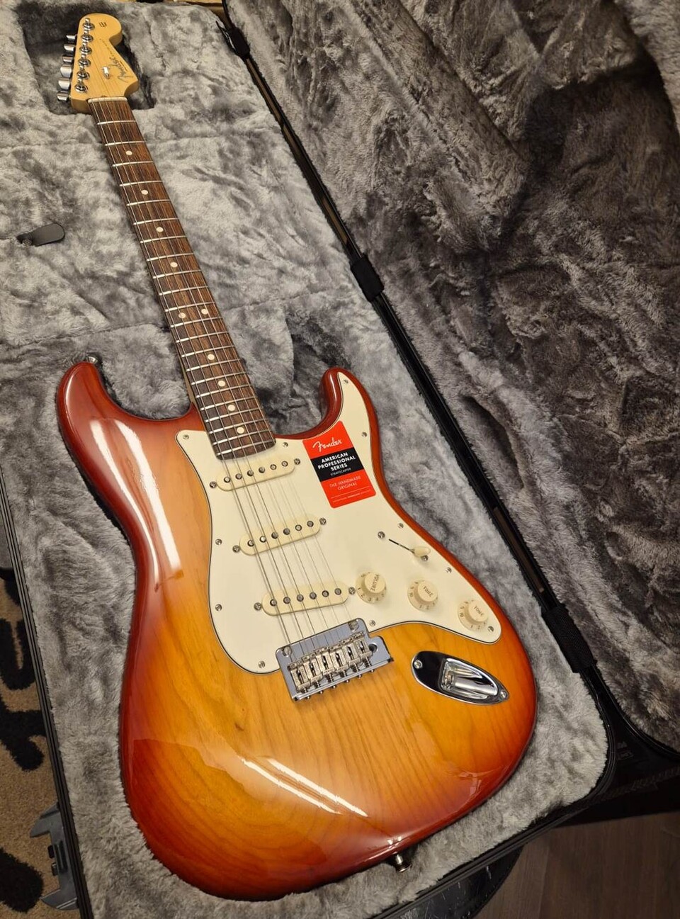 FENDER AMERICAN PROFESSIONAL STRATOCASTER RW SIENNA SUNBURST
