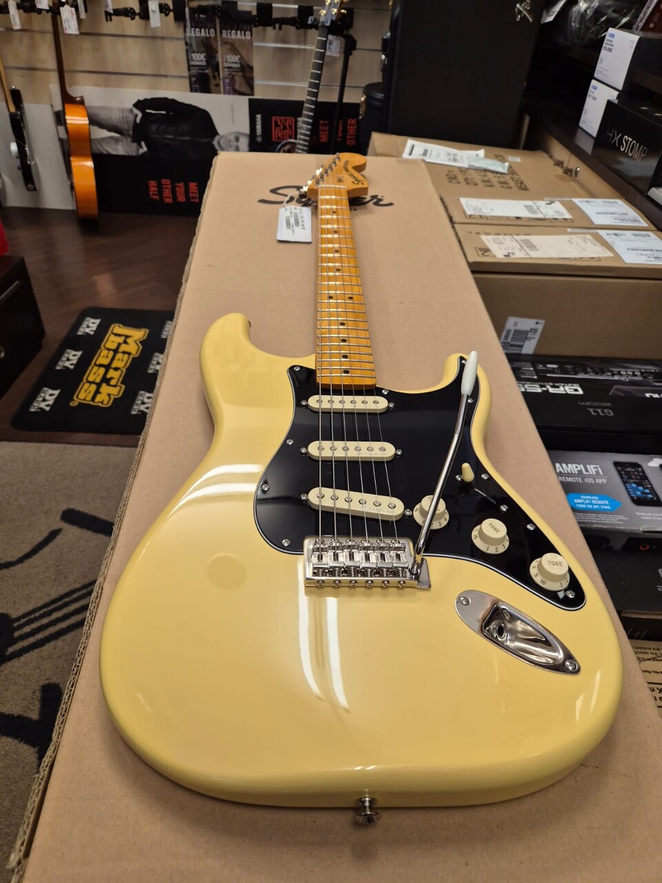 SQUIER FSR CLASSIC VIBE 70s CUSTOMIZZATA STRATOCASTER VINTAGE WHITE