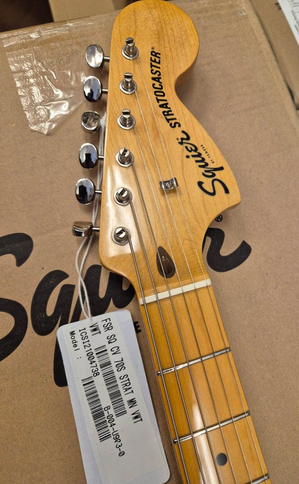 SQUIER FSR CLASSIC VIBE 70s CUSTOMIZZATA STRATOCASTER VINTAGE WHITE